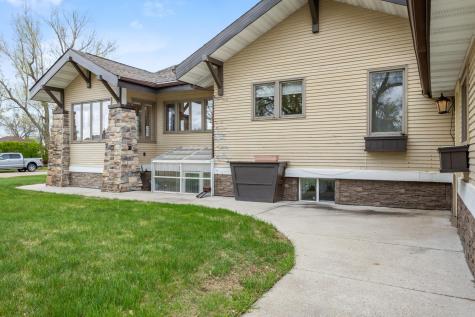 735 2nd Avenue NW Valley City ND 58072