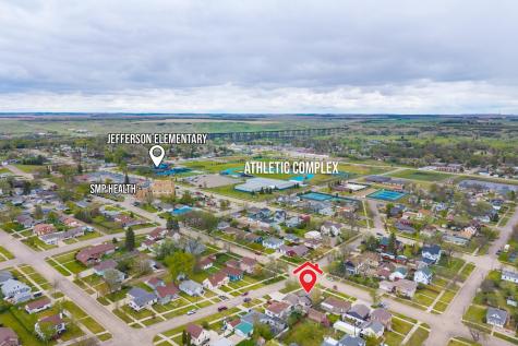 735 2nd Avenue NW Valley City ND 58072