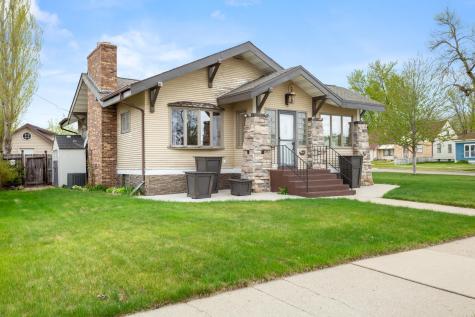 735 2nd Avenue NW Valley City ND 58072