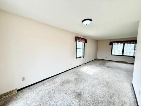 14 1st Street NW Fairfax MN 55332