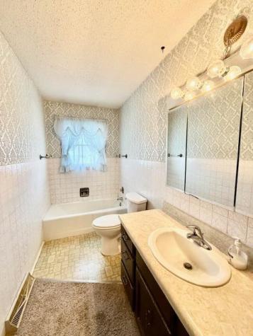 14 1st Street NW Fairfax MN 55332