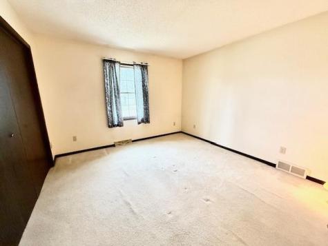 14 1st Street NW Fairfax MN 55332