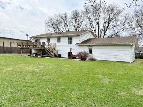 14 1st Street NW Fairfax MN 55332