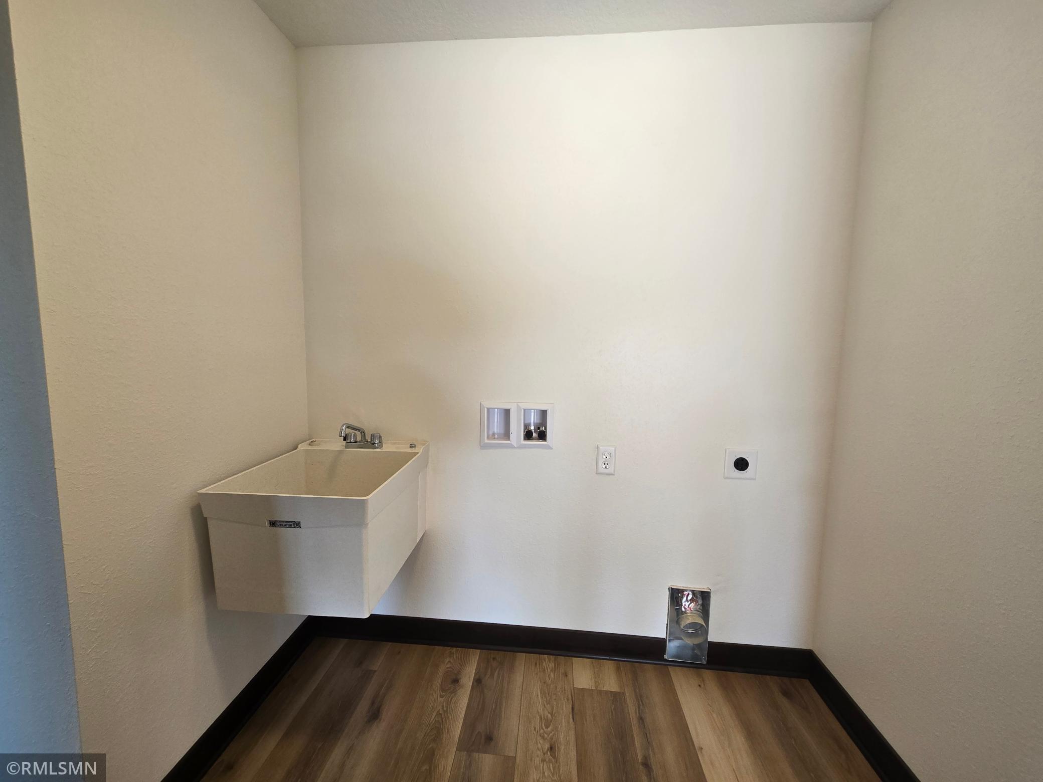 812 Pond View Drive Arlington MN 55307