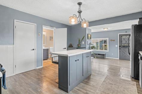 653 19th Avenue NE Minneapolis MN 55418