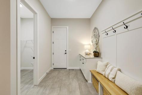 4938 Parkside Circle Eagan MN 55123