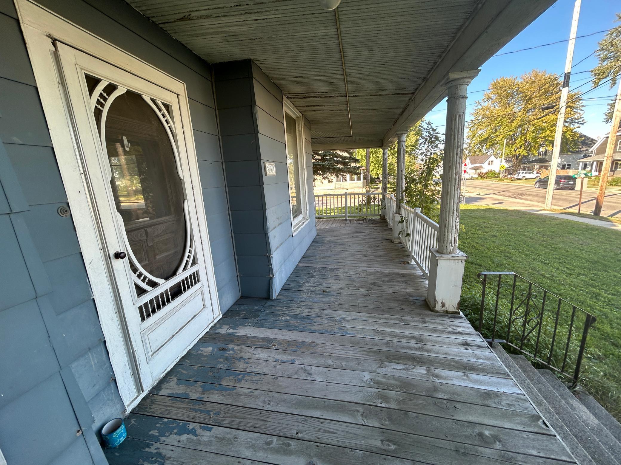 304 S Broadway Alden MN 56009