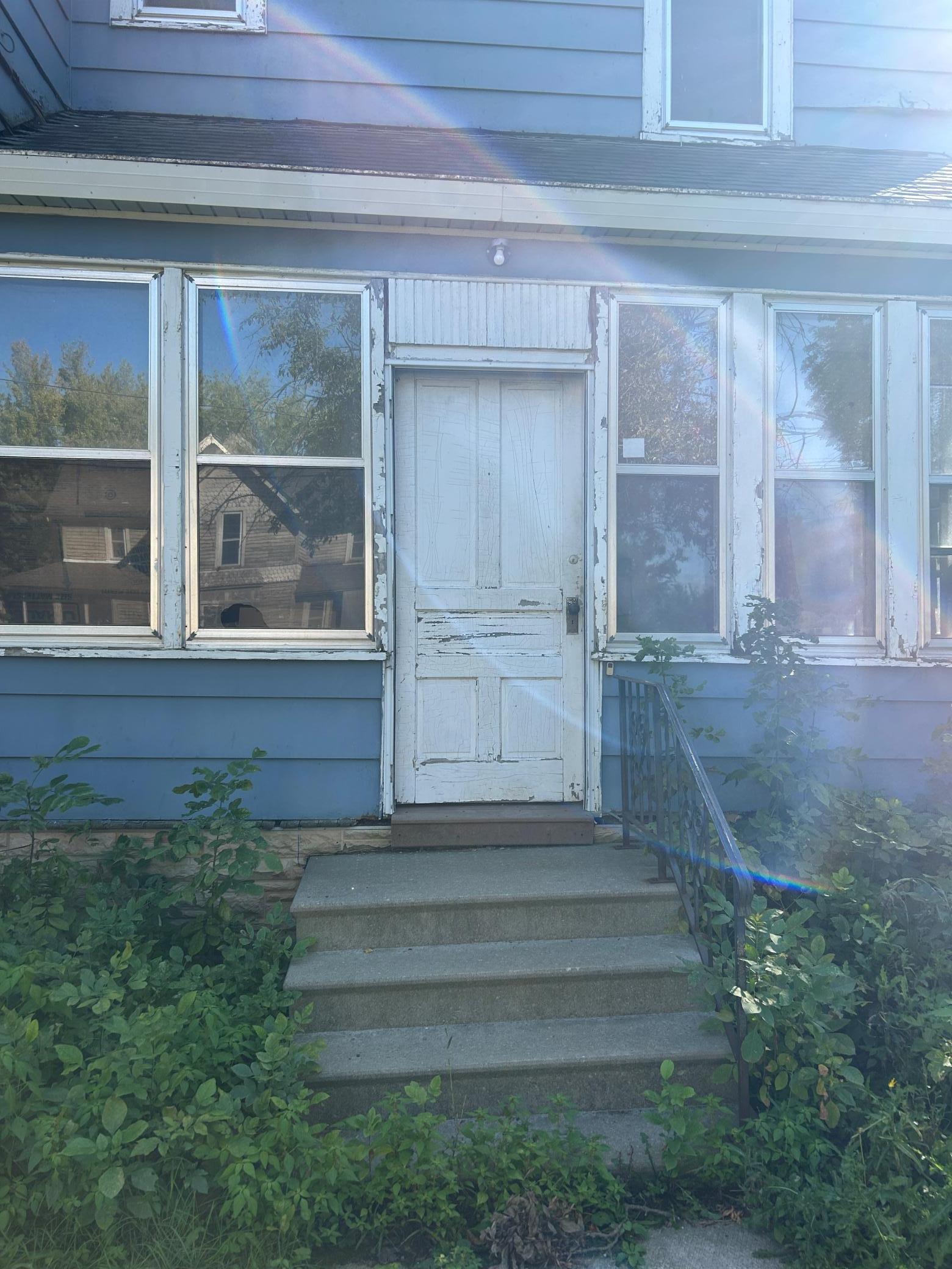 304 S Broadway Alden MN 56009