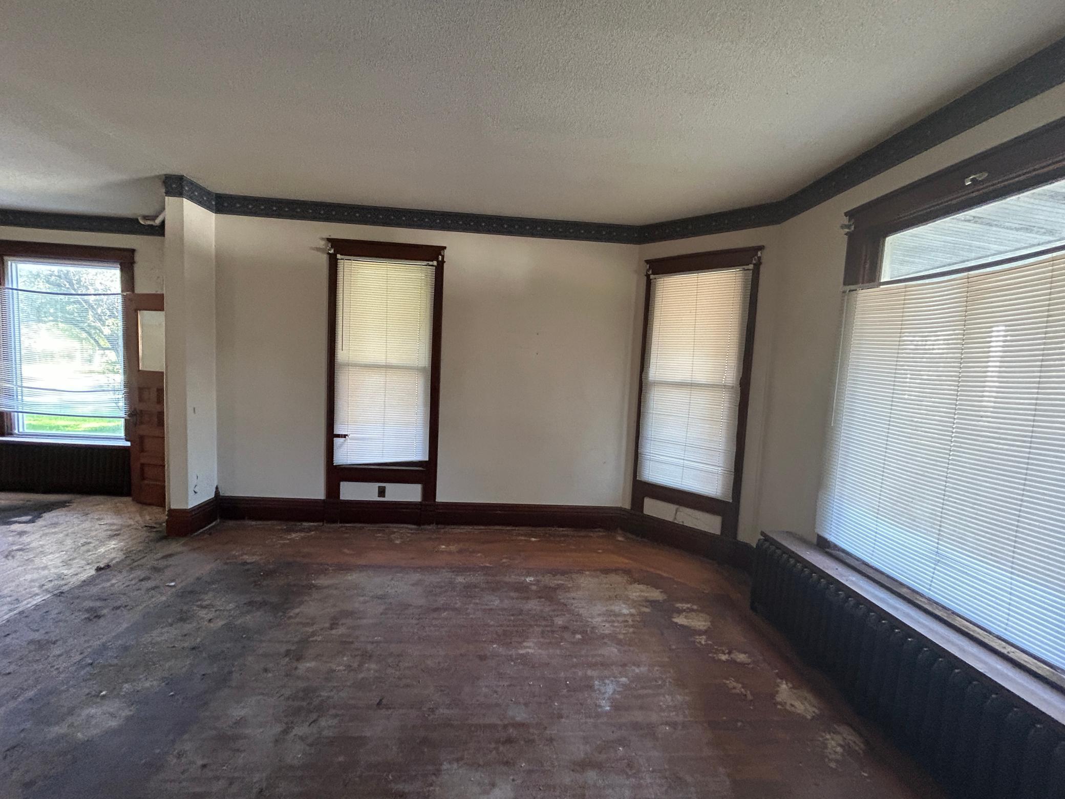 304 S Broadway Alden MN 56009