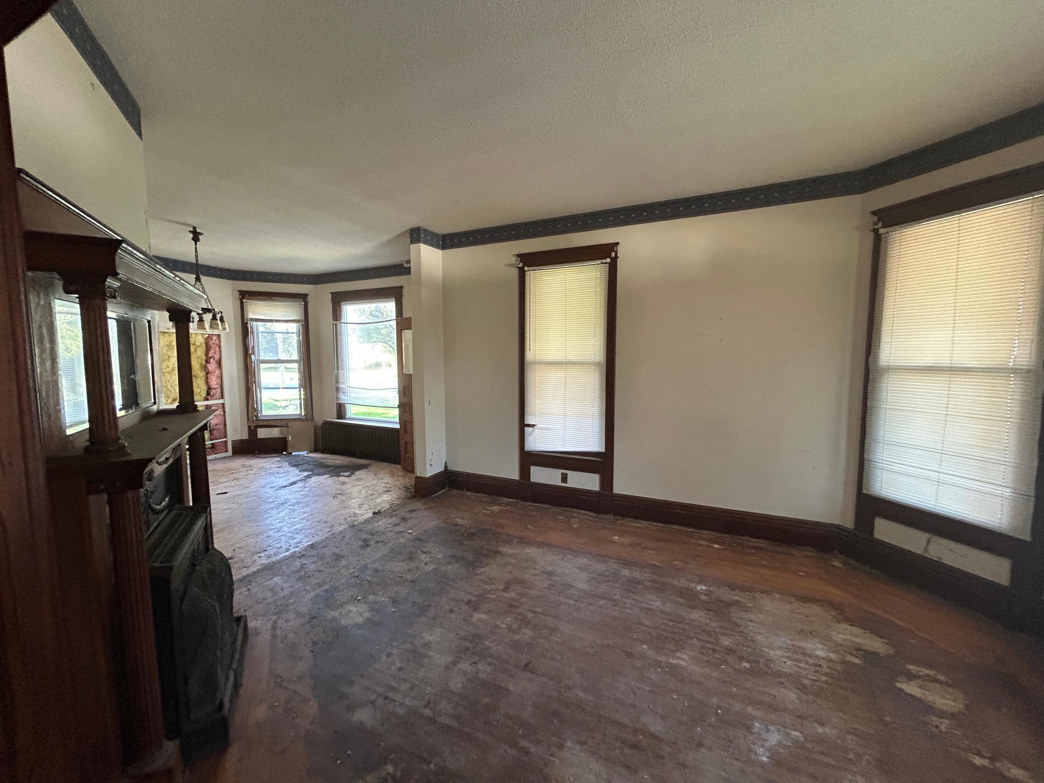 304 S Broadway Alden MN 56009