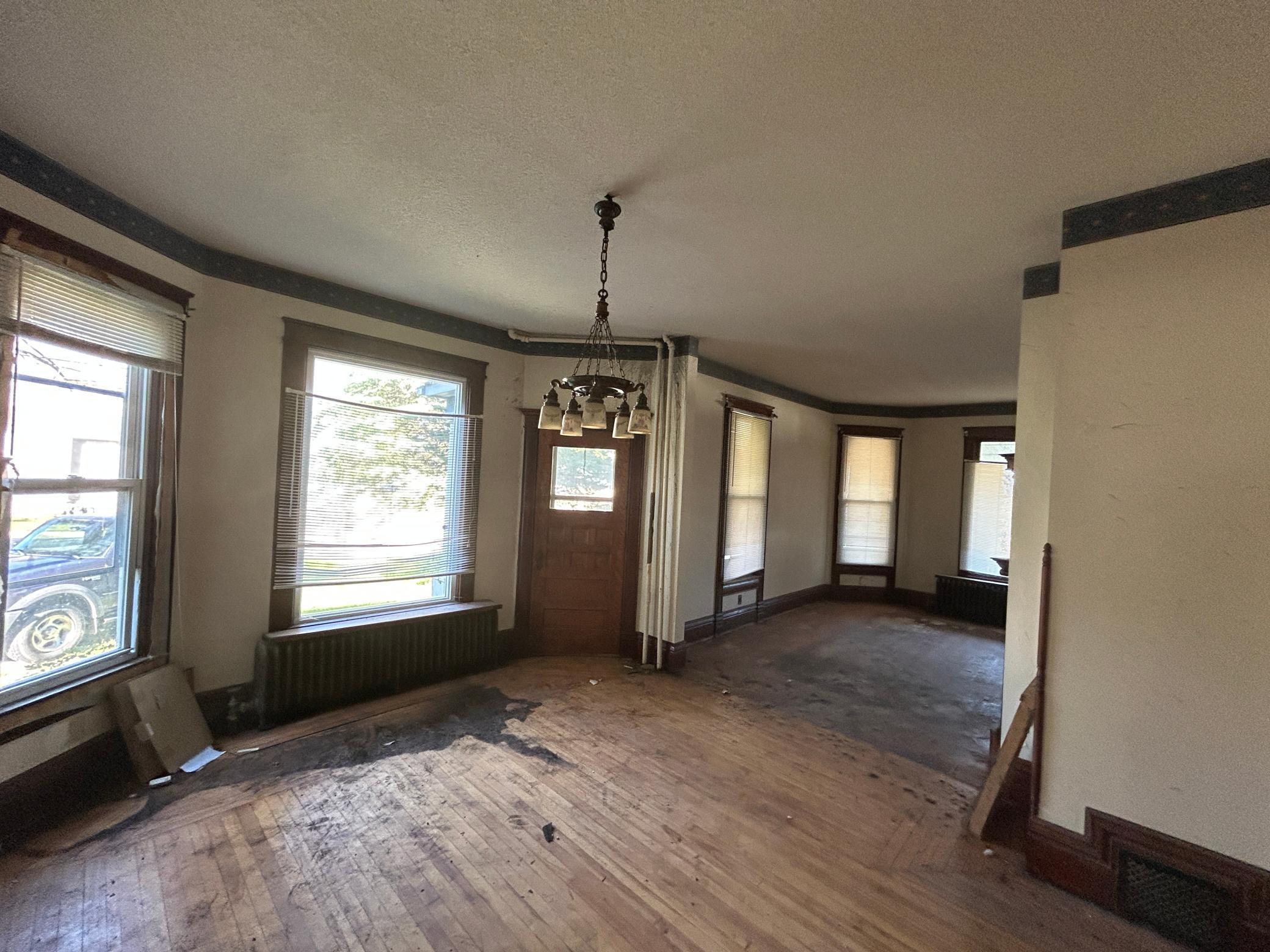 304 S Broadway Alden MN 56009