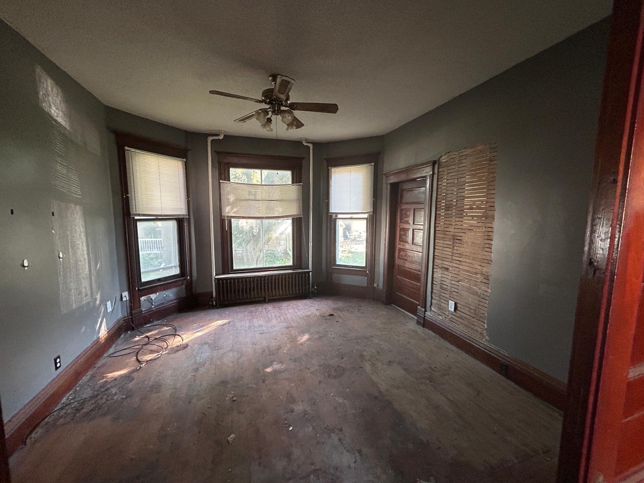 304 S Broadway Alden MN 56009