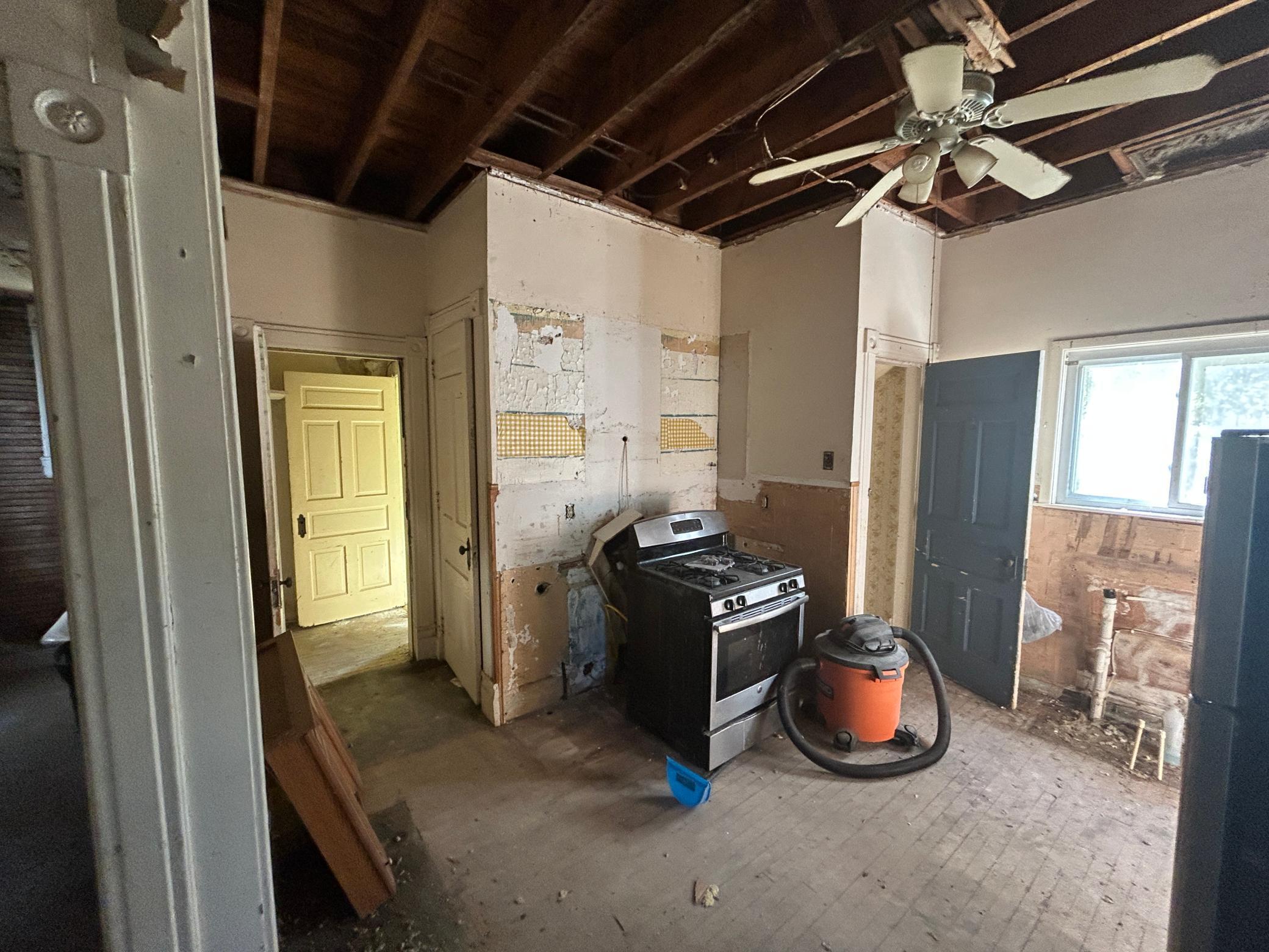 304 S Broadway Alden MN 56009