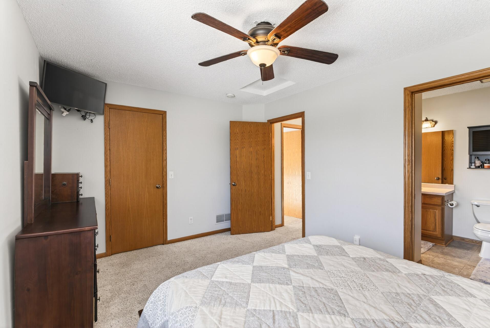 5512 Kalenda Drive NE Albertville MN 55301