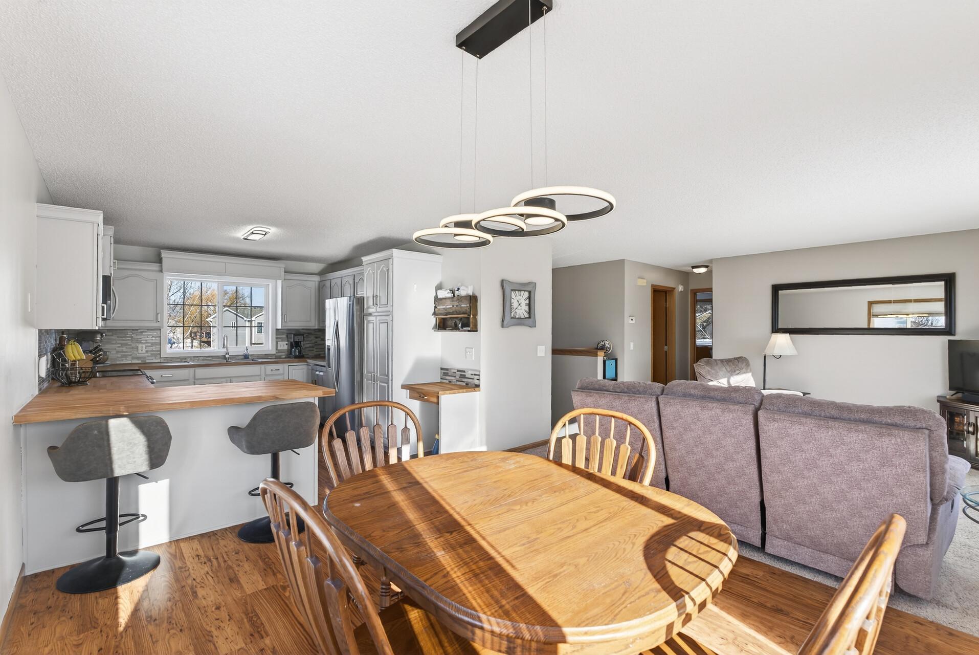 5512 Kalenda Drive NE Albertville MN 55301