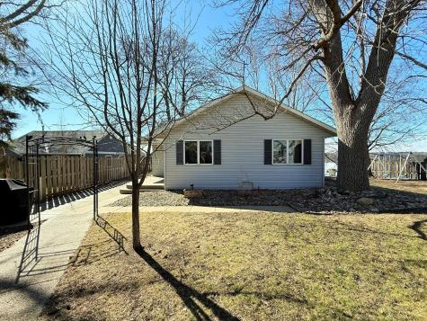 5134 E Eagle Lake Road Willmar MN 56201