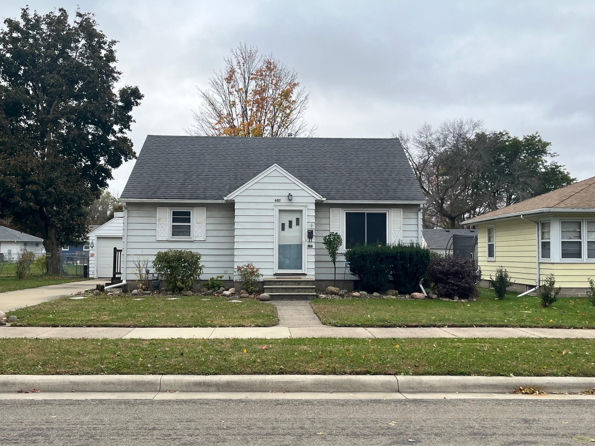 607 14th Avenue SW Austin MN 55912