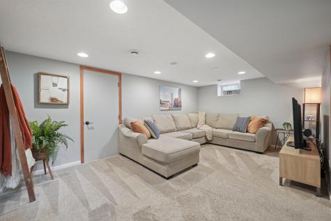 4717 2nd Street NE Fridley MN 55421