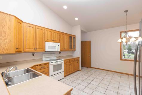 4534 3rd Street S Moorhead MN 56560