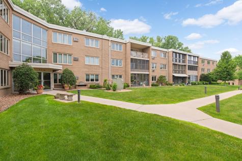 4370 Brookside Court Edina MN 55436