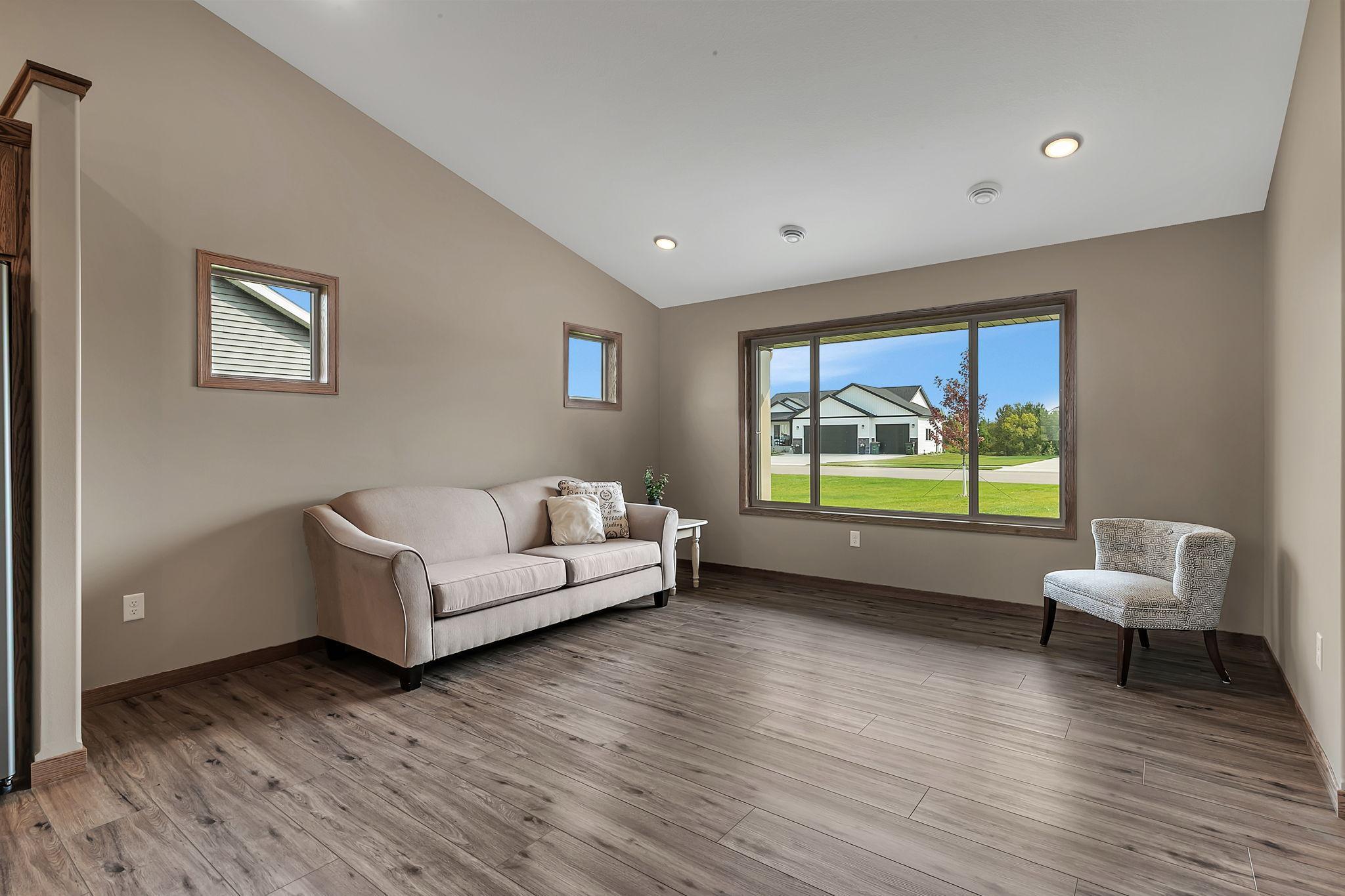 212 Woolgrass Way Avon MN 56310