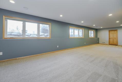 9460 138th Street W Savage MN 55378