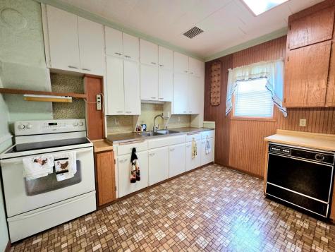 107 Lincoln Avenue NW Twin Valley MN 56584