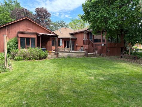2924 Roosevelt Street NE Saint Anthony MN 55418