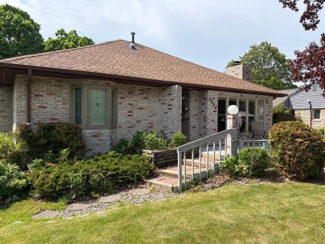 2924 Roosevelt Street NE Saint Anthony MN 55418