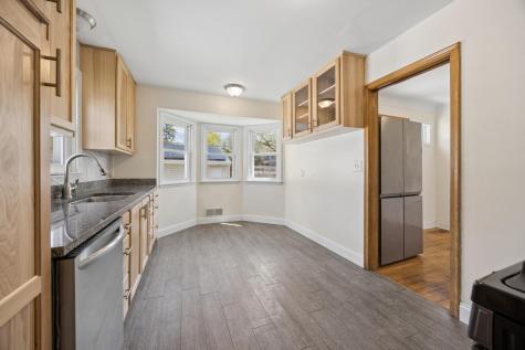1652 Atlantic Street Saint Paul MN 55106