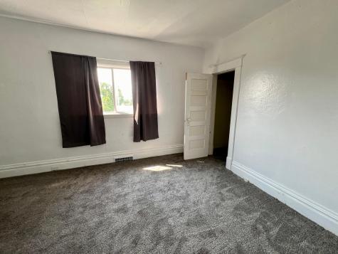 450 7th Street NW Valley City ND 58072