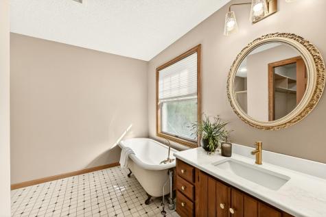 1915 Folwell Drive SW Rochester MN 55902