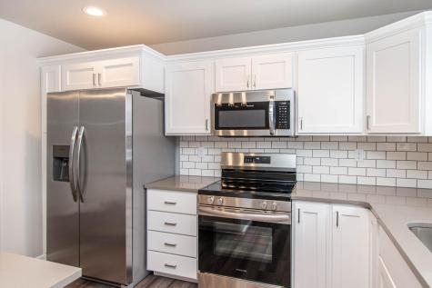 6826 Thomas Street Horace ND 58047