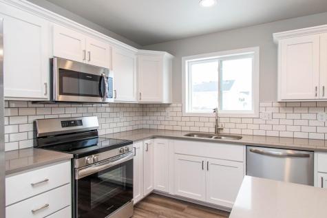 6826 Thomas Street Horace ND 58047