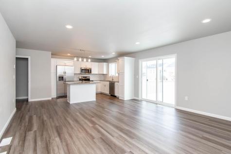 6826 Thomas Street Horace ND 58047