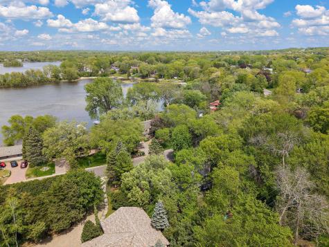 9888 Oak Shore Drive Lakeville MN 55044