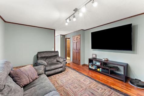 9888 Oak Shore Drive Lakeville MN 55044