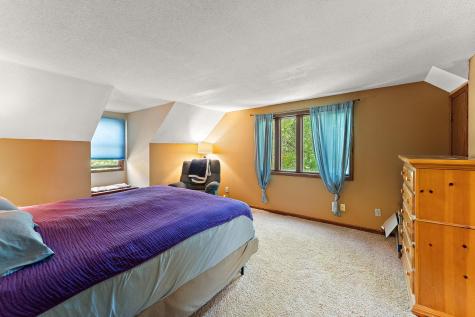 9888 Oak Shore Drive Lakeville MN 55044