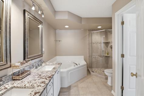 8852 Brunell Way Inver Grove Heights MN 55076