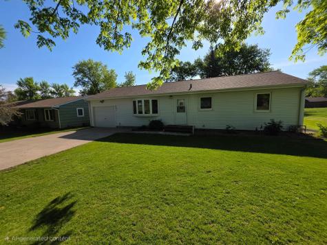 891 Winnie Avenue Windom MN 56101