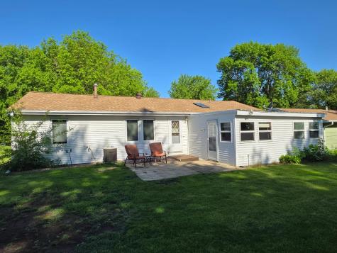 891 Winnie Avenue Windom MN 56101