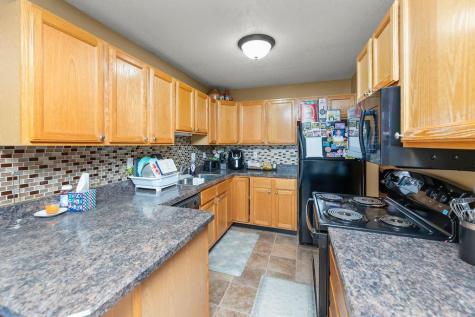 2728 33 1/2 Avenue S Fargo ND 58104