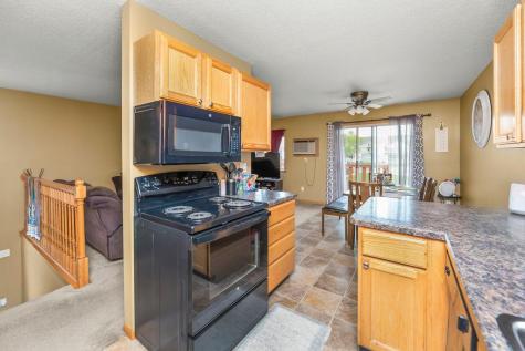 2728 33 1/2 Avenue S Fargo ND 58104