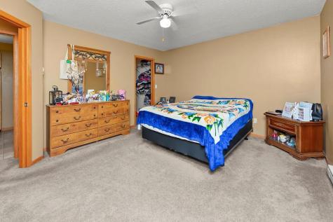 2728 33 1/2 Avenue S Fargo ND 58104