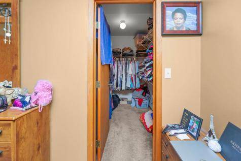2728 33 1/2 Avenue S Fargo ND 58104