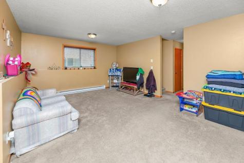 2728 33 1/2 Avenue S Fargo ND 58104