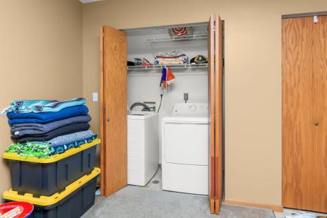 2728 33 1/2 Avenue S Fargo ND 58104