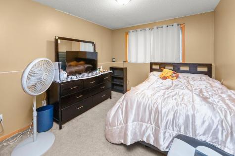 2728 33 1/2 Avenue S Fargo ND 58104