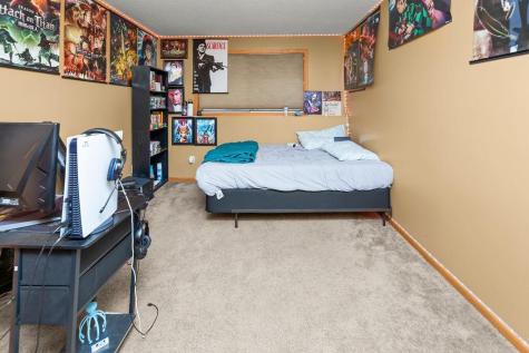 2728 33 1/2 Avenue S Fargo ND 58104