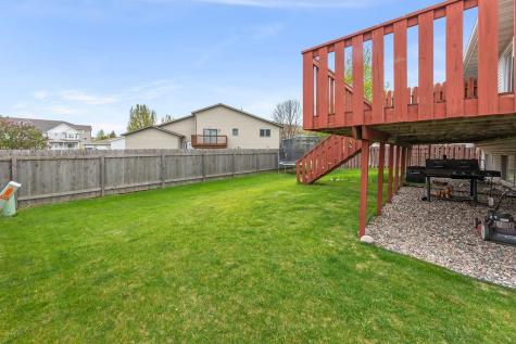 2728 33 1/2 Avenue S Fargo ND 58104